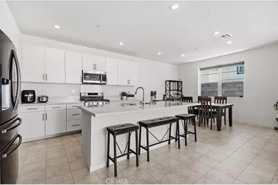 15964 Caterpillar, Fontana, CA 92336 - Photo 14