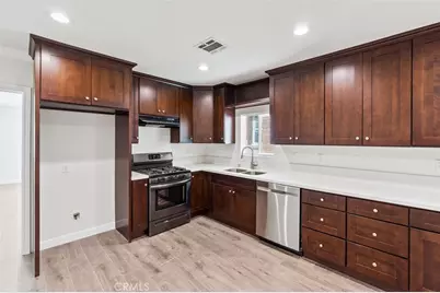 136 N Rampart Boulevard, Los Angeles, CA 90026 - Photo 42