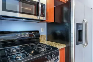620 S Gramercy Pl, Los Angeles, CA 90005 - Photo 12