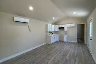 300 E Arbor Street, Long Beach, CA 90805 - Photo 4