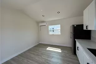 300 E Arbor Street, Long Beach, CA 90805 - Photo 4