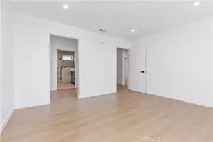 176 N Catalina Ave, Pasadena, CA 91106 - Photo 14