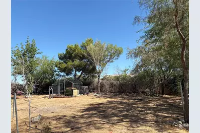 16810 Winona Street, Victorville, CA 92395 - Photo 2