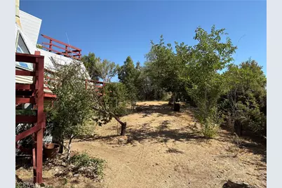 16810 Winona Street, Victorville, CA 92395 - Photo 6