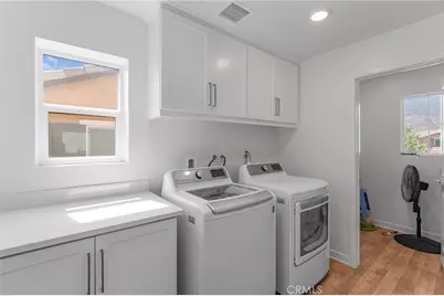 15597 Parry Peak Drive, Fontana, CA 92336 - Photo 28