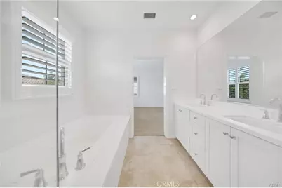 126 Gulfstream, Irvine, CA 92620 - Photo 38