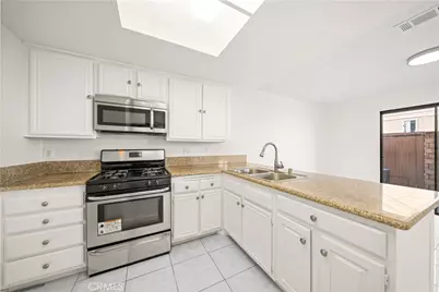 6060 Oak Street #M, Huntington Park, CA 90255 - Photo 12