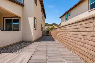 18601 Juniper Springs, Canyon Country, CA 91387 - Photo 12