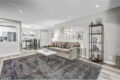 950 N Kings Road #103, West Hollywood, CA 90069 - Photo 2