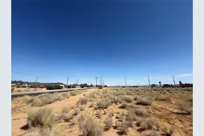 8859 E, Hesperia, CA 92345 - Photo 2