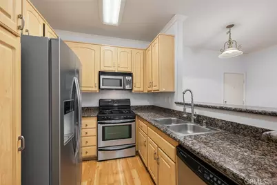 300 N El Molino Avenue #308, Pasadena, CA 91101 - Photo 8