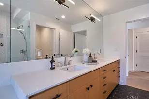 2925 S Cloverdale Ave, Los Angeles, CA 90016 - Photo 16