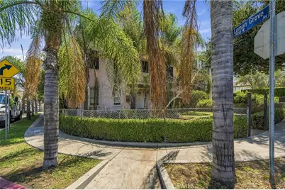 846 N Harvard Boulevard, Los Angeles, CA 90029 - Photo 2