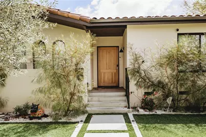 642 N Cahuenga, Los Angeles, CA 90004 - Photo 2