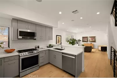 233 N Burlington Avenue, Echo Park, CA 90026 - Photo 12