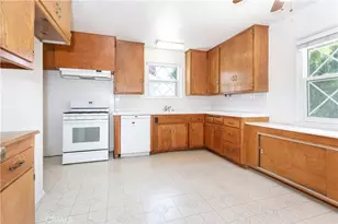 10436 Columbus Ave, Mission Hills (San Fernando), CA 91345 - Photo 2
