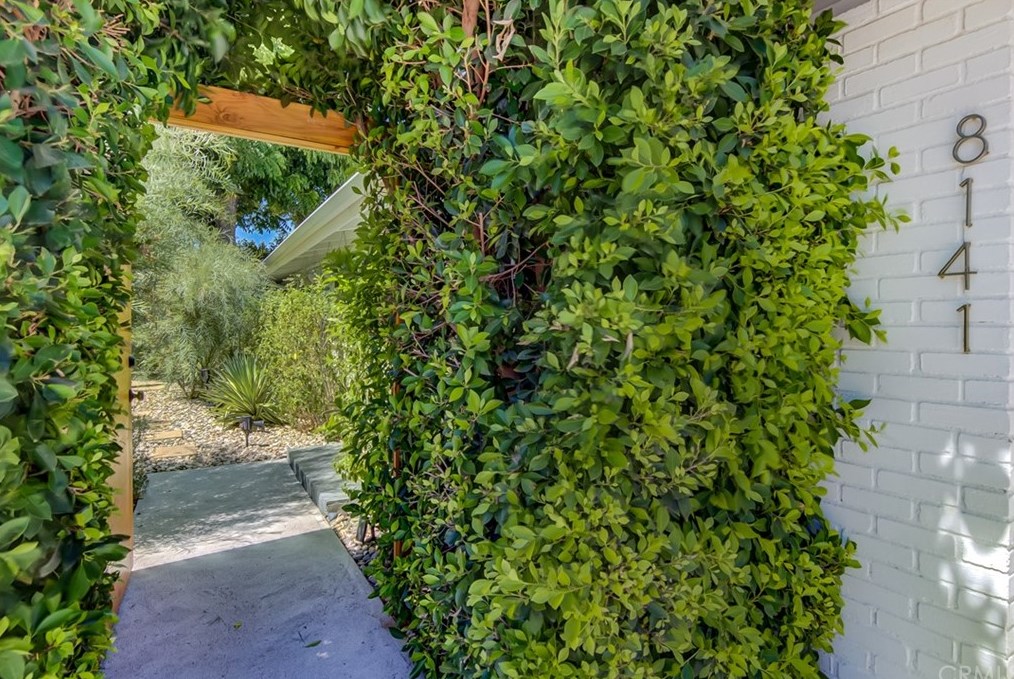 8141 Calvin Ave, Los Angeles, CA 91335-1005