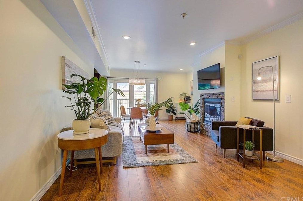 5633 Carlton Way, Los Angeles, CA 90028-6803
