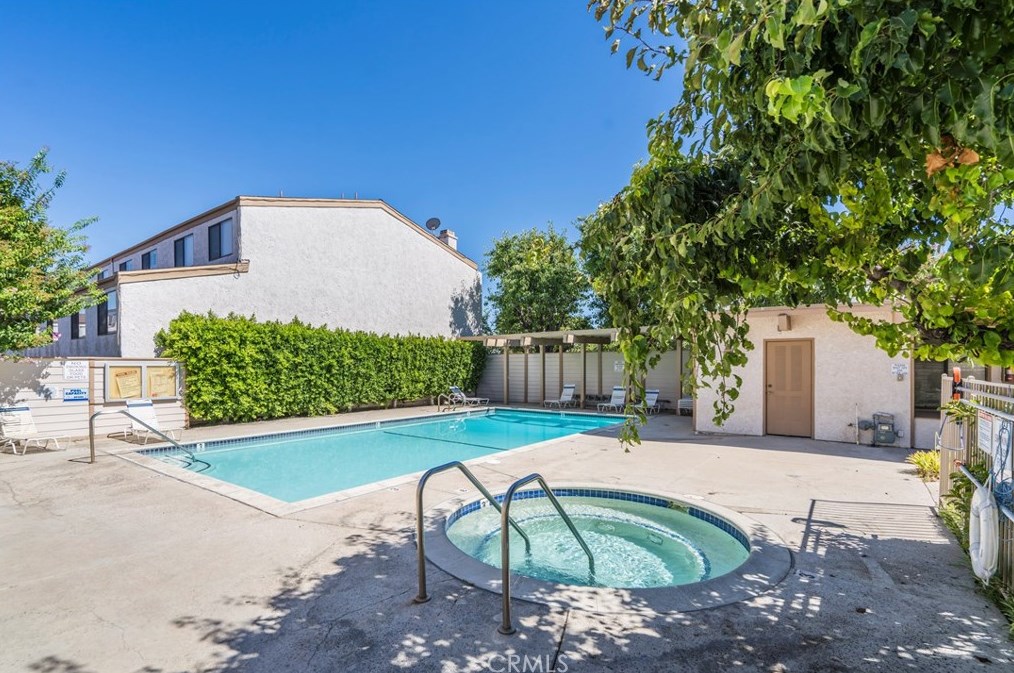 10231 Independence Ave, Chatsworth CA  91311-6705 exterior