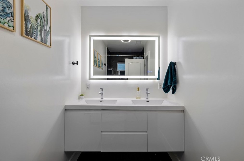 1324 Oak Grove Dr, Los Angeles CA  90041-3116 exterior