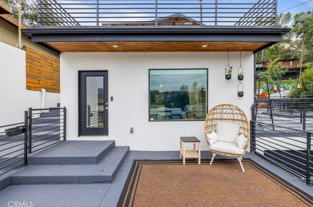 1324 Oak Grove Dr, Los Angeles CA  90041-3116 exterior