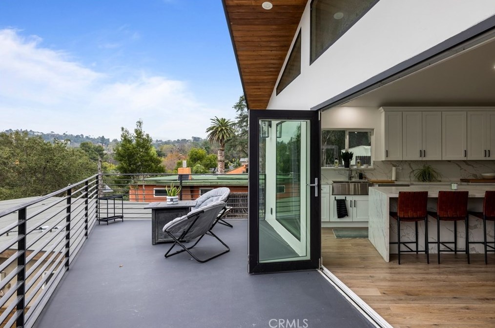 1324 Oak Grove Dr, Los Angeles CA  90041-3116 exterior