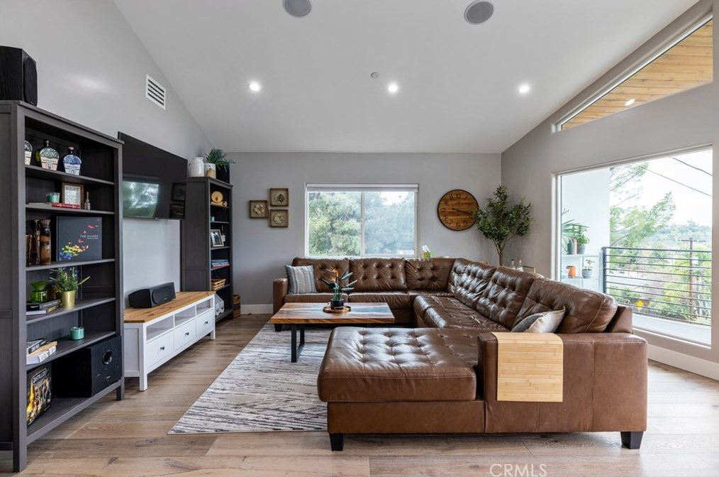 1324 Oak Grove Dr, Los Angeles CA  90041-3116 exterior