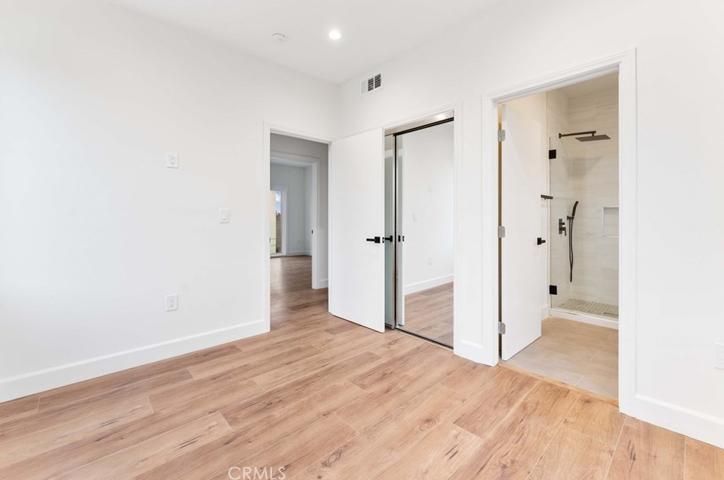 4559 18th St, Los Angeles CA  90019-5843 exterior