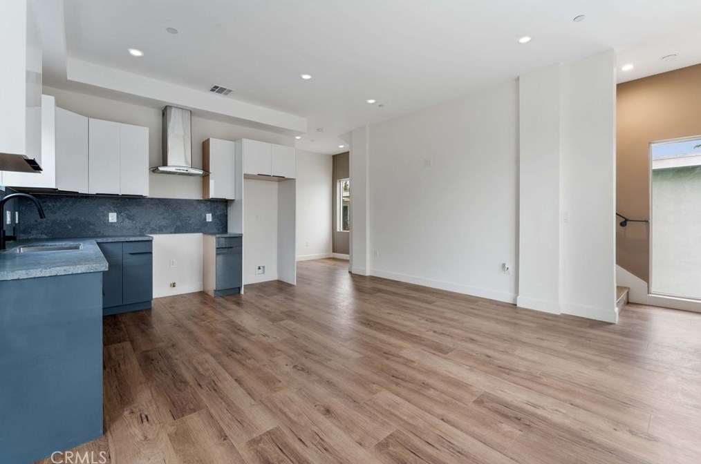 4559 18th St, Los Angeles CA  90019-5843 exterior
