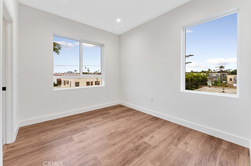 4559 18th St, Los Angeles CA  90019-5843 exterior