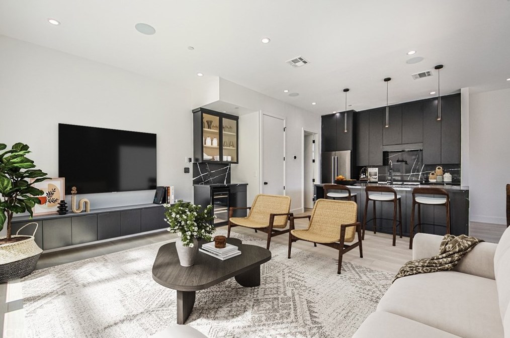 1815 Barry Ave, Los Angeles, CA 90025-5306