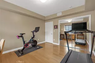 305 Arnaz Dr, Los Angeles, CA 90048 - Photo 16