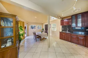 10425 Rainier St, Los Angeles, CA 91352 - Photo 4