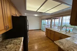 3003 Mesa Verde Dr, Burbank, CA 91504 - Photo 18