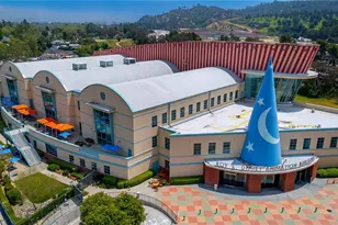 1520 W Riverside Dr, Burbank, CA 91506 - Photo 40