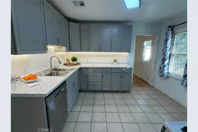 2236 N Manning, Burbank, CA 91505 - Photo 14