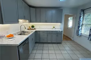 2236 N Manning, Burbank, CA 91505 - Photo 14