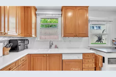 919 E Delaware Road, Burbank, CA 91504 - Photo 16