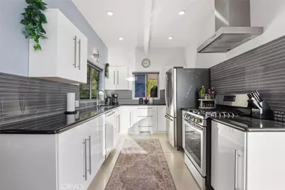 5675 Spreading Oak Drive, Los Angeles, CA 90068 - Photo 14