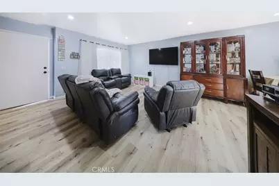 9318 Van Nuys Boulevard #26, Panorama City, CA 91402 - Photo 4