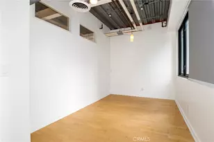 330 W 11th St, Los Angeles, CA 90015 - Photo 28