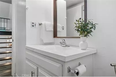 13567 Valerio Street #F, Van Nuys, CA 91405 - Photo 12