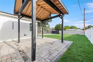 254 W Santa Anita, Burbank, CA 91502 - Photo 22