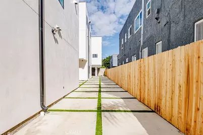 5207 W 20th, Los Angeles, CA 90016 - Photo 26