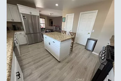 9725 Susan Avenue, California City, CA 93505 - Photo 8