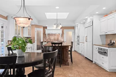 23051 Oxnard Street, Woodland Hills, CA 91367 - Photo 22