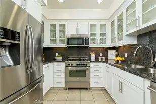 817 N Alfred St, Los Angeles, CA 90069 - Photo 14