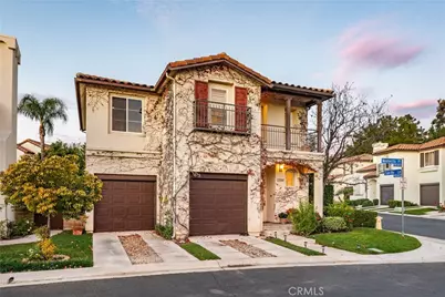 23301 Montecito, Valencia, CA 91354 - Photo 2