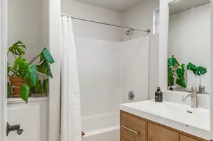 23301 Montecito, Valencia, CA 91354 - Photo 28