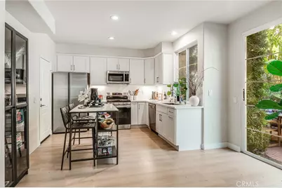 23301 Montecito, Valencia, CA 91354 - Photo 8